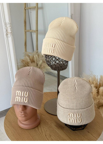 Шапка жіноча із невисокой лопаткой універсального розміру. Тепла та стильна шапка із подвійним відворотом No Brand (362917744)