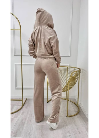 Женский велюровый костюм на меху с капюшоном и широкими штанами No Brand (399345617)