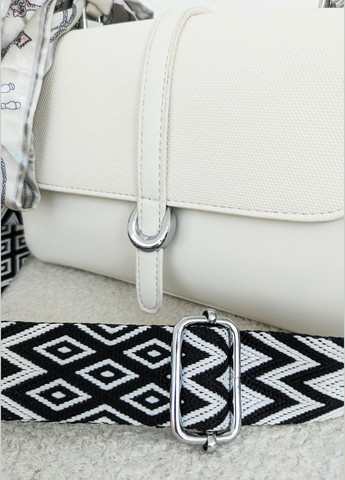 Стильная женская сумка-багет из экокожи с оригинальным декором в виде цепи и имитированного лезвия бритвы InFashion Сумка (327308725)