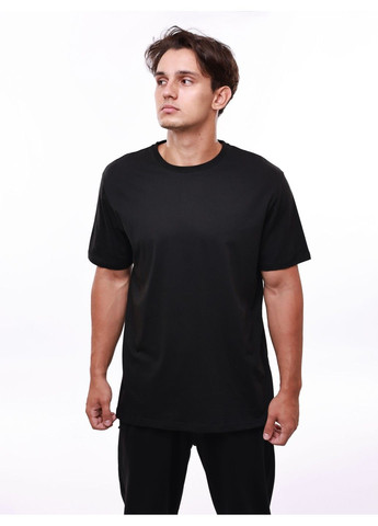 Чорна футболка чоловіча BEKI