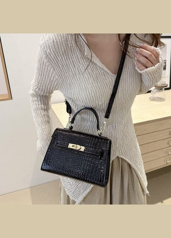 Женская сумка 8117 кросс-боди на ремешке рептилия черная No Brand (306709635)