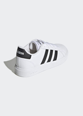 Белые всесезонные кроссовки grand court lifestyle tennis lace-up adidas