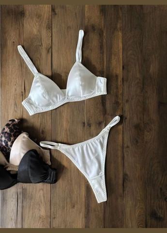 Белый демисезонный комплект женского нижнего белья nude набор бюстгальтер на мягком поролоне и трусики с регулировкой. No Brand Комплект Nude