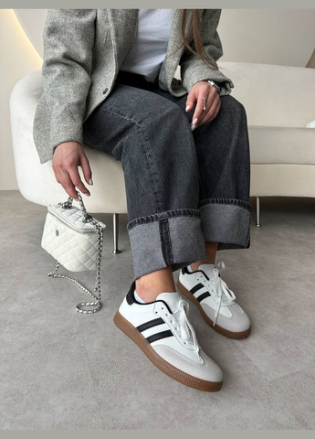 Білі трендові стильні кросівки кеди натуральна шкіра білі з чорними смужками No Brand