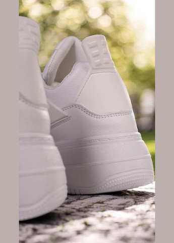 білі на шнурівці No Brand Кросівки жіночі білі демісезони (334728685)