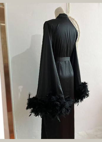 Женский длинный халат атласный просторный Сказочная с декором перьями No Brand Халат довгий з пір`ям Fairytale (339603169)