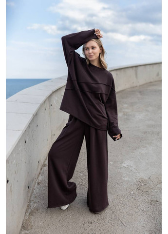 Костюм незвичного крою з відкритими швами Україна (357123510)