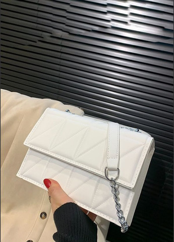 Жіноча сумка крос-боді на цепочці біла No Brand (290665280)
