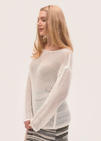 Молочный женский есо-свитер с дырками SVTR