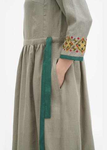 Оливкова (хакі) яскрава максі сукня з льону з геометричною вишивкою та зав'язкою на талії маракеш., р., код 0312/48/1305 ГАЛЕРЕЯ ЛЬОНУ