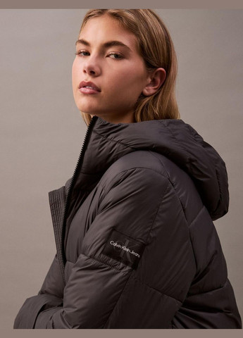 Сіра зимня куртка зимова довга жіноча сіра Calvin Klein