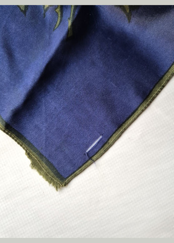 Хусточка жіноча шаль у червоні квіти 68х68 см No Brand (329735037)