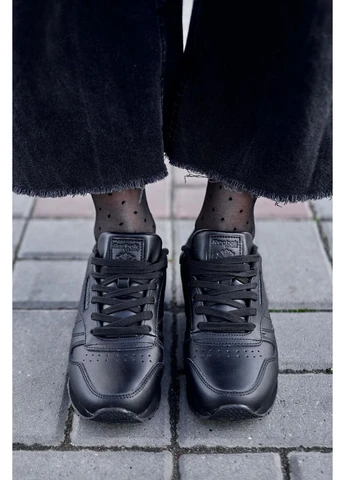 Черные летние кроссовки reebok classic black fleece рибок класик No Brand