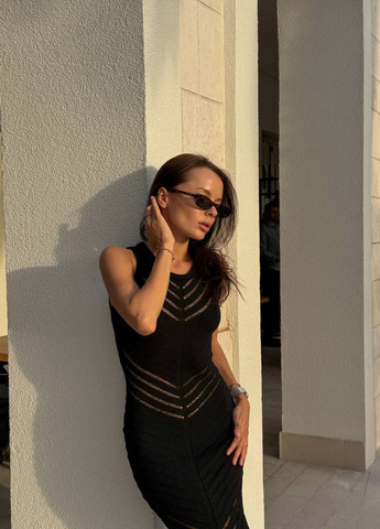 Черное повседневный макси платье с прозорными вставками силуэтная Tik-Tak однотонное