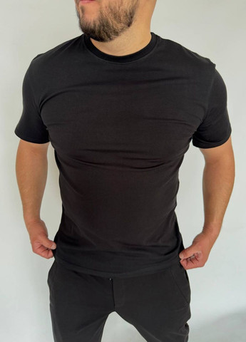 Черная футболка базовая с коротким рукавом MonsterBrand