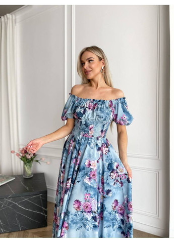 Блакитна сукня максі в підлогу у рожеву квітку чорного кольору No Brand