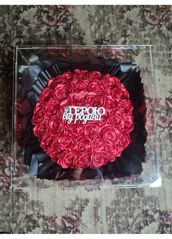 Букет з атласних стрічок в акриловому кубі No Brand (368672376)