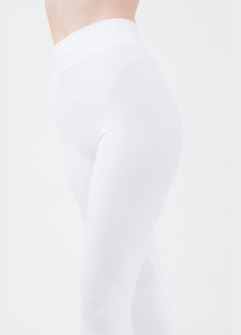 Белые демисезонные леггинсы женские бесшовные спортивные из микрофибры Giulia