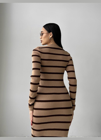 Светло-коричневое кэжуал платье вязаное Larionoff в полоску