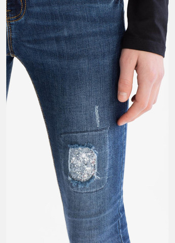 Синие демисезонные джинсы на девочку 128 размер синие 1076223 C&A
