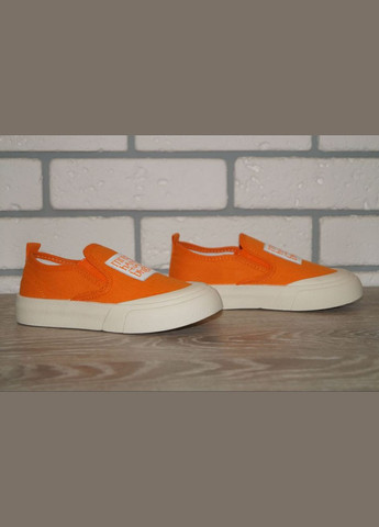 Оранжевые слипоны для девочки оранжевые Paliament с аппликацией, с логотипом, с белой подошвой