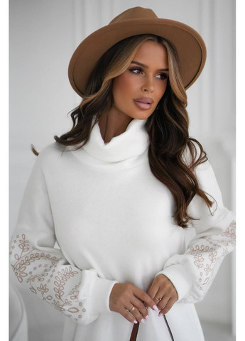 Молочна жіноча сукня вільного крою з вишивкою ангора No Brand