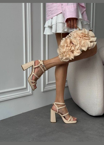 Бежеві босоніжки на каблуку, нарядні бежеві жіночі босоніжки на підборах Loretta (335007476)