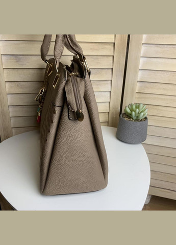 Классическая женская сумка через плечо с брелком эко кожа повседневная No Brand (298997876)