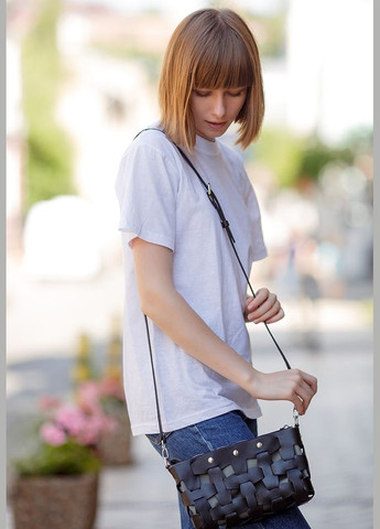 Кожаная женская плетеная сумка Пазл S черная Krast (A-026641) BlankNote кросс-боди (327874148)