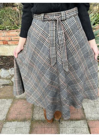 Серая праздничный, повседневная, вечерний, офисная, кэжуал в клетку серая зимняя шерстяная теплая клетчатая расклешенная длинная женская юбка макси в пол в клетку полусолнце из шерсти с карманами No Brand колокол, пышная, клешированная-солнце, клешированная