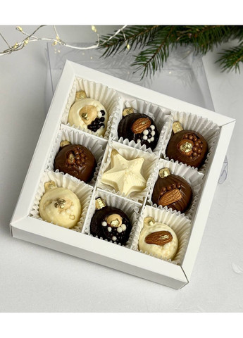 Шоколадні цукерки у формі новорічних іграшок - подарунковий набір цукерок 9 шт на Новий рік No Brand (369386731)