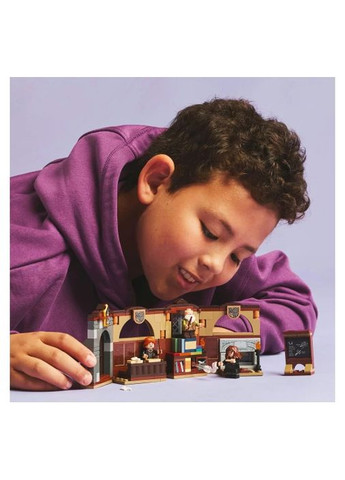 Конструктор Harry Potter Замок Гоґвортс: урок чарів Lego (360424998)