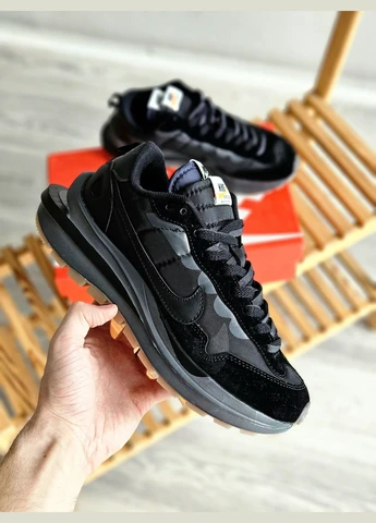 Черные демисезонные кроссовки мужские и женские nike vaporwaffle x sacai black | найк вапорваффл сакаи черные No Brand