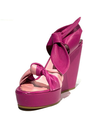 Розовые босоножки Moschino Love