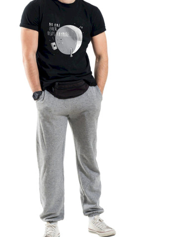 Черная футболка мужская черная "no one ever visits anymore" Trace of Space