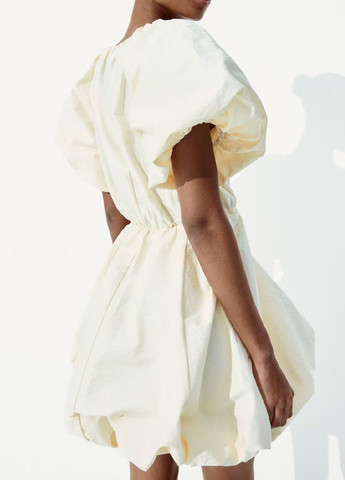 Молочное кэжуал платье H&M однотонное