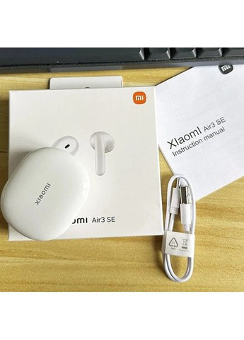 Наушники TWS - беспроводные в кейсе Mi Air 3 SE белые Xiaomi (370613673)