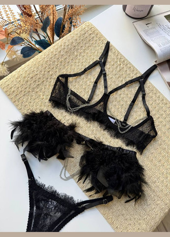 Черный демисезонный комплект белья "dark muse" с перьями и цепочками Vakko