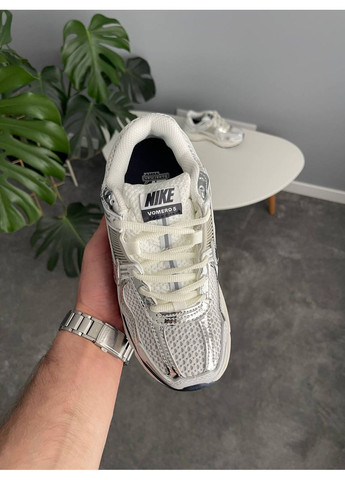 Кроссовки женские и мужские Nike Air Zoom Vomero 5 dust metallic silver gray | Найк Аир Зум Вомеро 5 серые No Brand серебряные демисезоны (355339597)