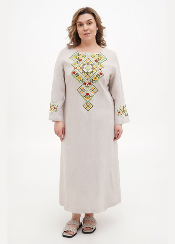 Серое прямое льняное платье с карманами и цветочно-геометрической вышивкой ватра (plus size). коричневый, р.62, код 0426/62/4705 ГАЛЕРЕЯ ЛЬОНУ