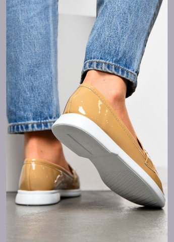 Let's Shop Туфли-лоферы женские светло-бежевого цвета лоферы светло-бежевый з текстиль, украина — демисезон (325610185)