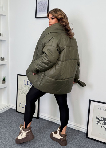Оливкова (хакі) зимня куртка жіноча на запах з поясом без капюшона No Brand