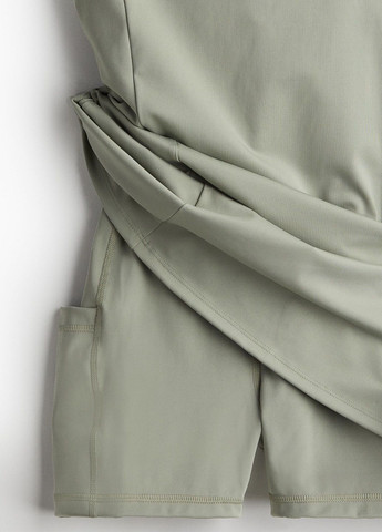 Светло-зеленое спортивное платье H&M однотонное