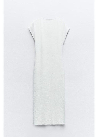 Білий струмуюча сукня зі зборками. Zara
