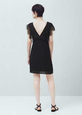 Черное повседневный платье черный Mango однотонное