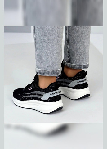 Чорні кросівки жіночі спортивні текстильні чорні літні для жінок з білою підошвою Viki кросівки