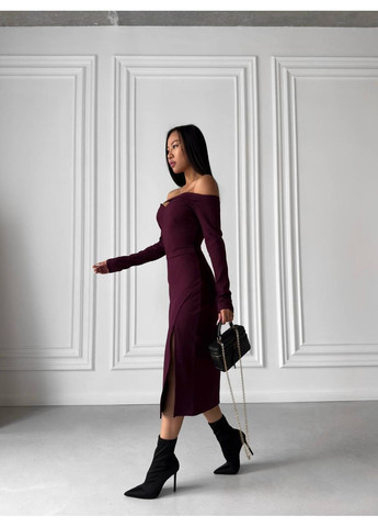 Бордовое вечернее женское платье с открытими плечами футляр Україна однотонное