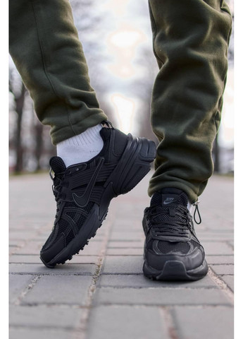 Черные демисезонные кроссовки мужские nike runtekk full black найк в2к рантекк No Brand