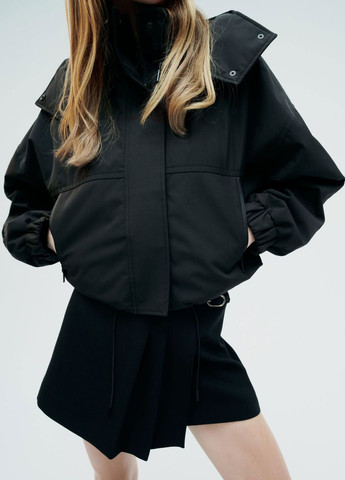 Черная демисезонная куртка Zara