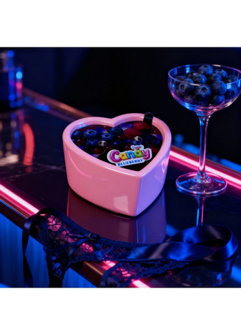 Массажная свеча с ароматом черники Blueberry в форме сердца, 70 мл Candy (369660670)